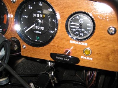 dash fitting and car pics 006 (Small).jpg and 